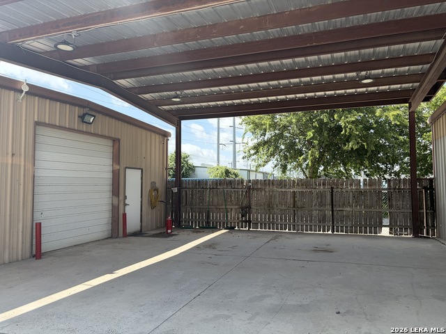 2476 N Heideke St Property Photo 15