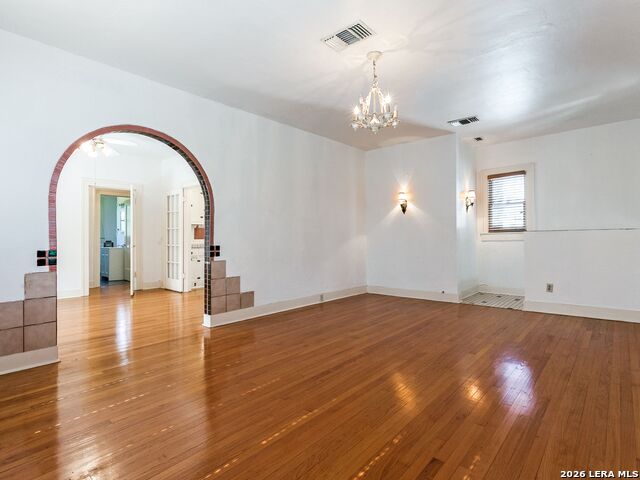 526 Pershing Avenue Property Photo 4