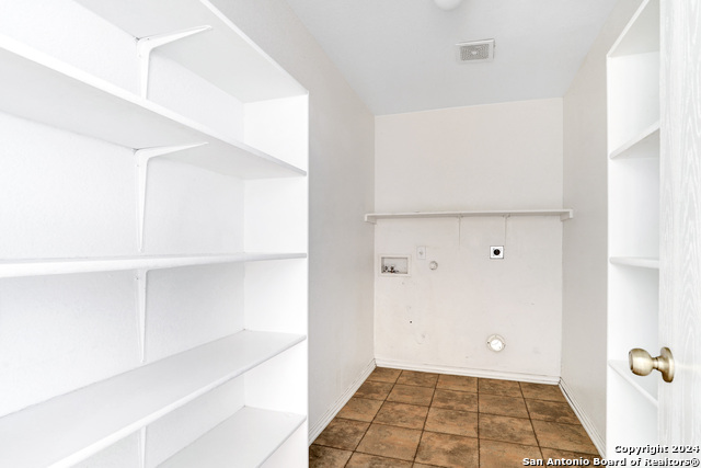 10106 Amber Flora Dr Property Photo 9