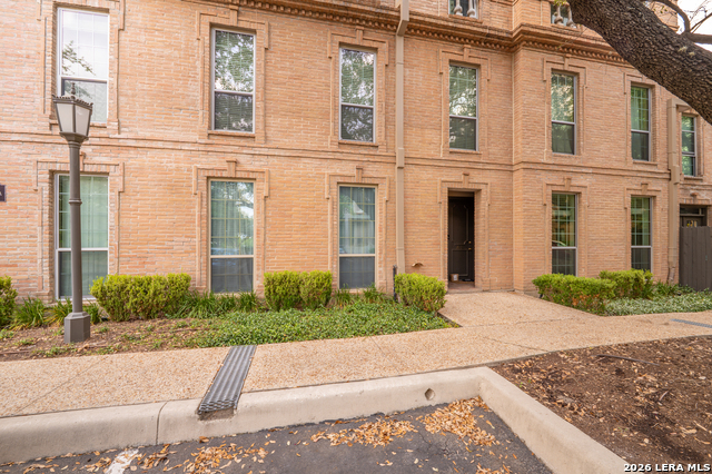 7707 Broadway Property Photo 1