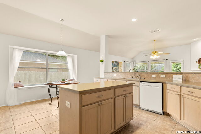 2136 Stonecrest Path Property Photo 7