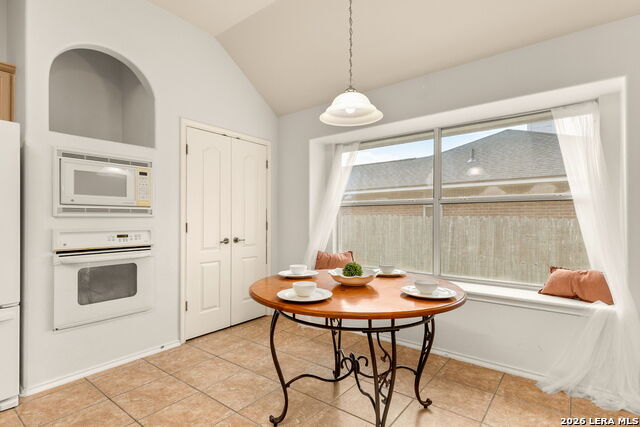 2136 Stonecrest Path Property Photo 8
