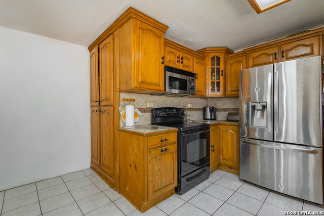 1265 Duffy St Property Photo 5