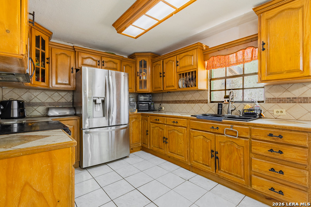 1265 Duffy St Property Photo 6