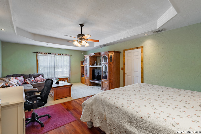 1265 Duffy St Property Photo 17