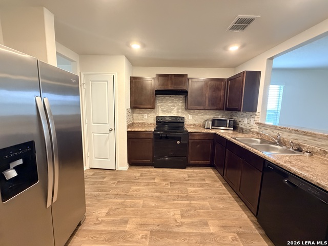 2807 Wentwood Property Photo 3