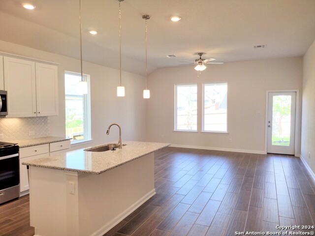 10511 Briceway Bay Property Photo 11