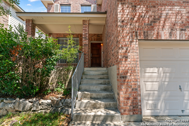 807 Midway Crst Property Photo 3