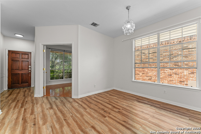 807 Midway Crst Property Photo 5