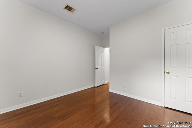 807 Midway Crst Property Photo 12