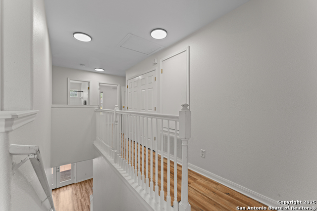 807 Midway Crst Property Photo 18