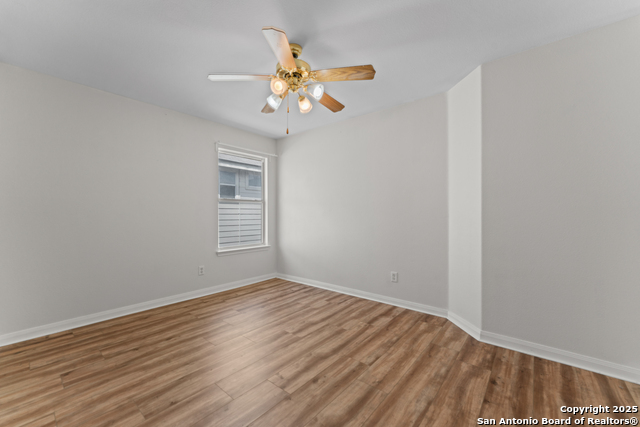 807 Midway Crst Property Photo 24