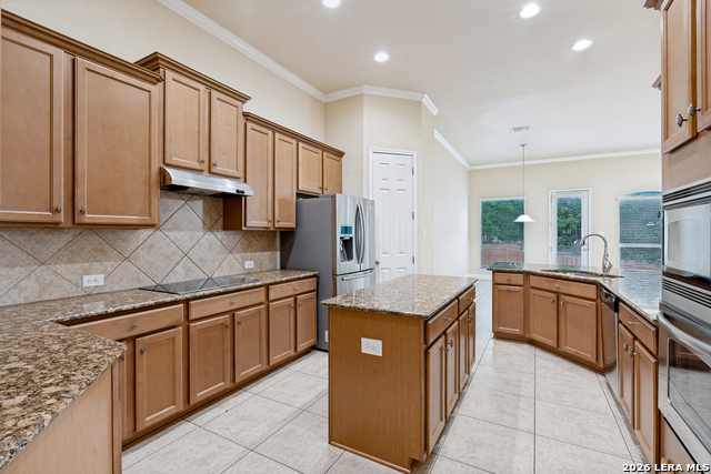 23214 Crest View Way Property Photo 6