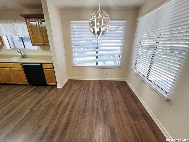304 Thetford Property Photo 5