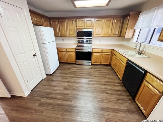 304 Thetford Property Photo 6