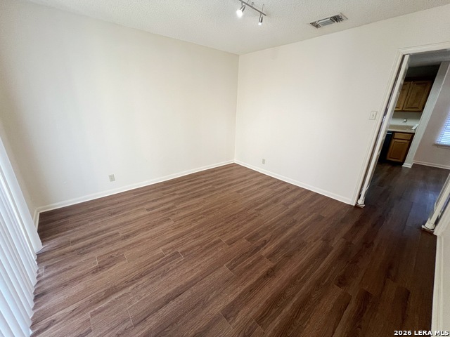 304 Thetford Property Photo 12