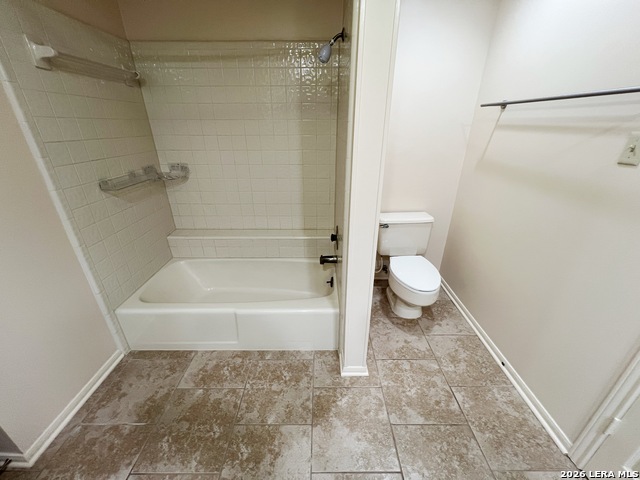 304 Thetford Property Photo 38