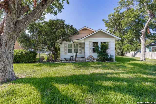 963 Bismark Property Photo 1