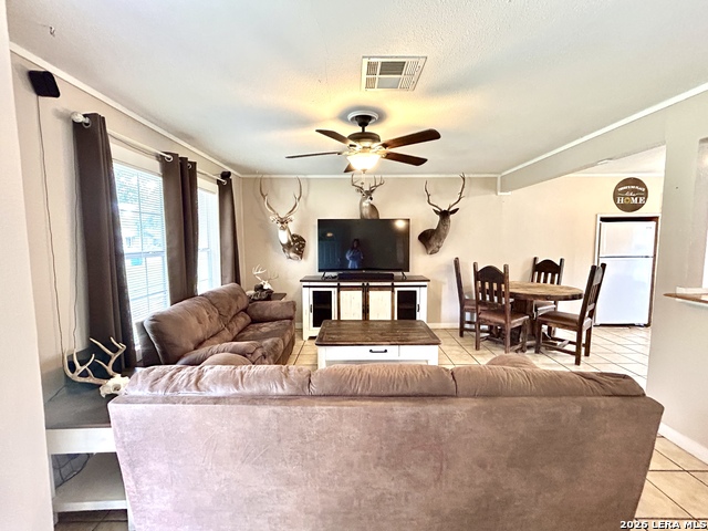 1015 E Randall Property Photo 4
