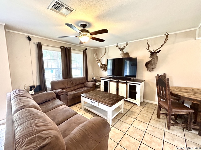 1015 E Randall Property Photo 5