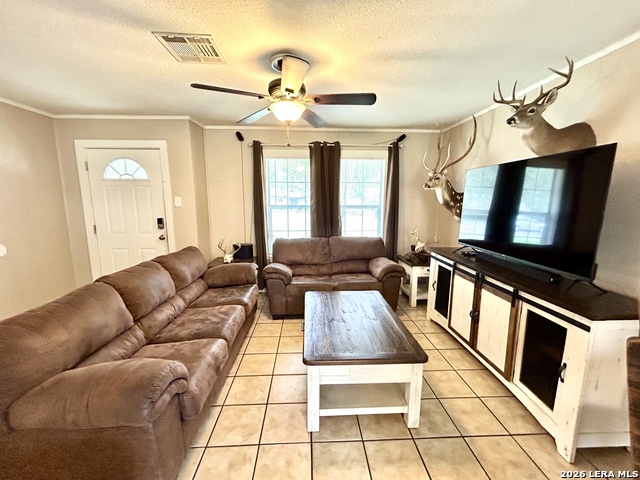 1015 E Randall Property Photo 6