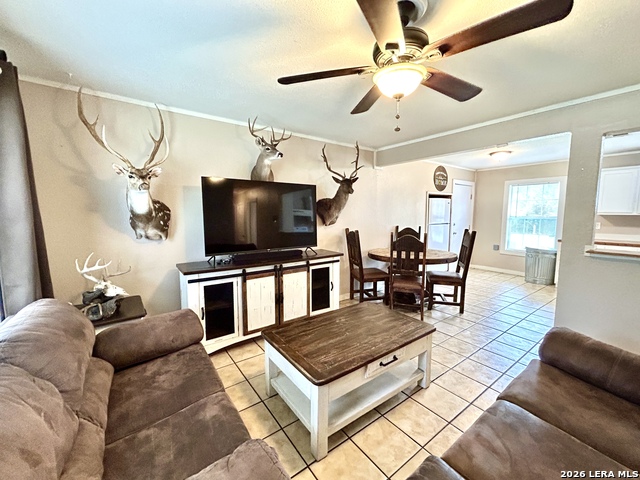 1015 E Randall Property Photo 7