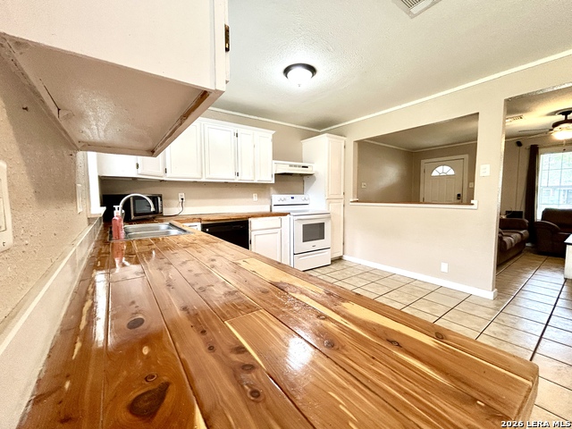 1015 E Randall Property Photo 10