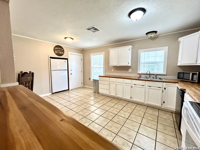 1015 E Randall Property Photo 11