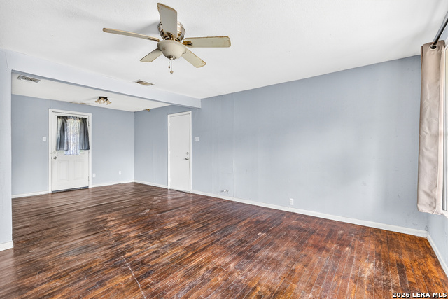 425 Riley Property Photo 5