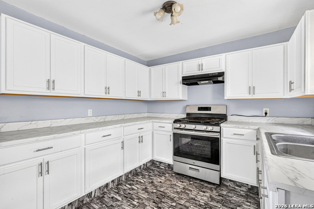 425 Riley Property Photo 10