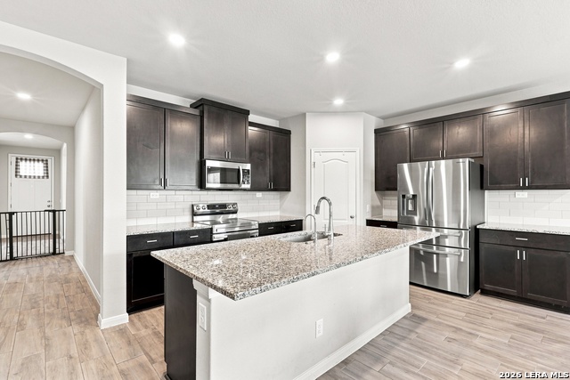426 Axis Property Photo 8