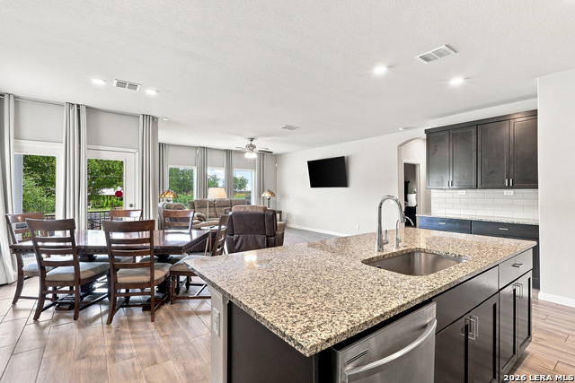 426 Axis Property Photo 11