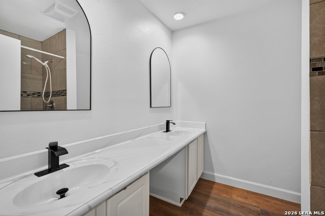 4606 La Marquesa St Property Photo 9