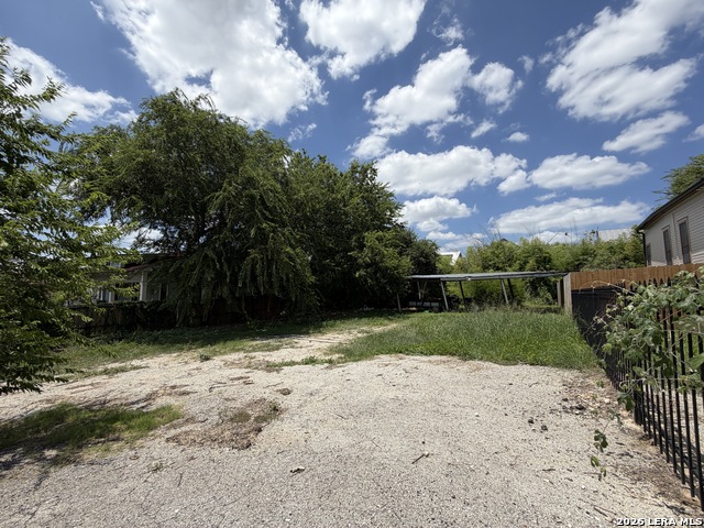 1133 E Crockett St Property Photo 5