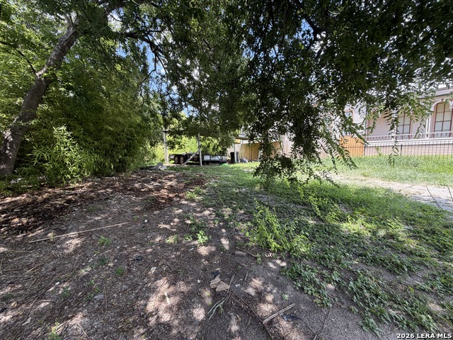 1133 E Crockett St Property Photo 9