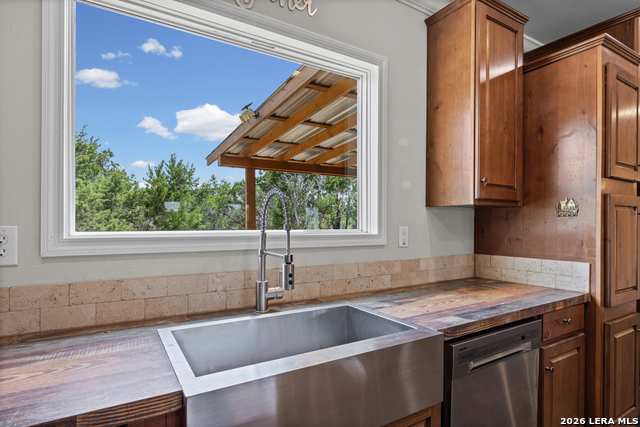 7870 Ranch Road 165 Property Photo 12