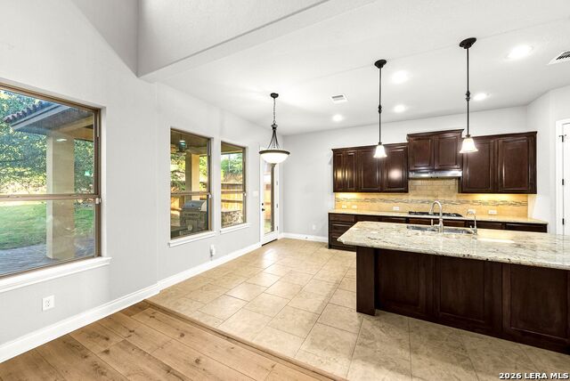 25207 Estancia Cir, Property Photo 15