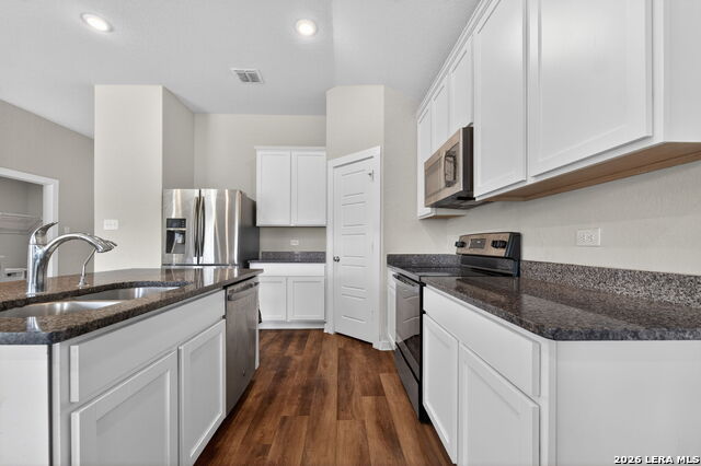 6907 Emerald Vly Property Photo 6