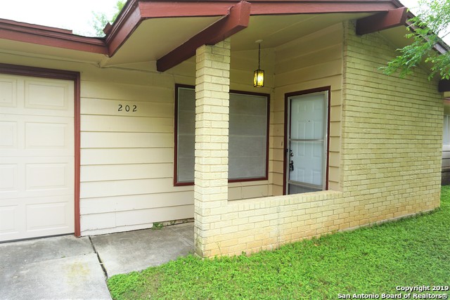 202 Brenda Dr Property Photo 2
