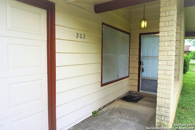 202 Brenda Dr Property Photo 3