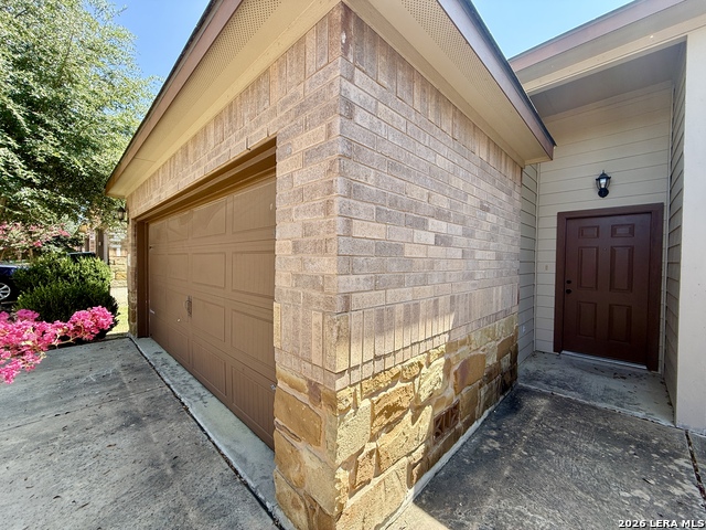 424 Jack Rabbit Ln Property Photo 2