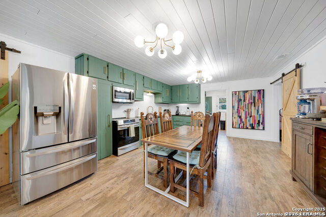 690 Windrush Property Photo 9