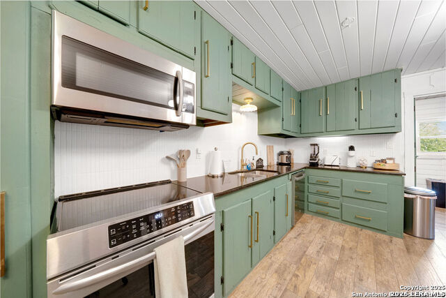 690 Windrush Property Photo 11