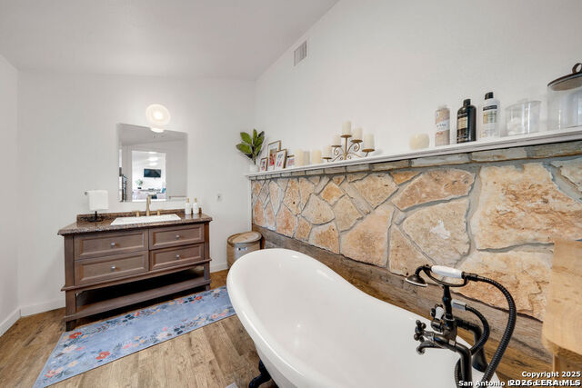 690 Windrush Property Photo 14