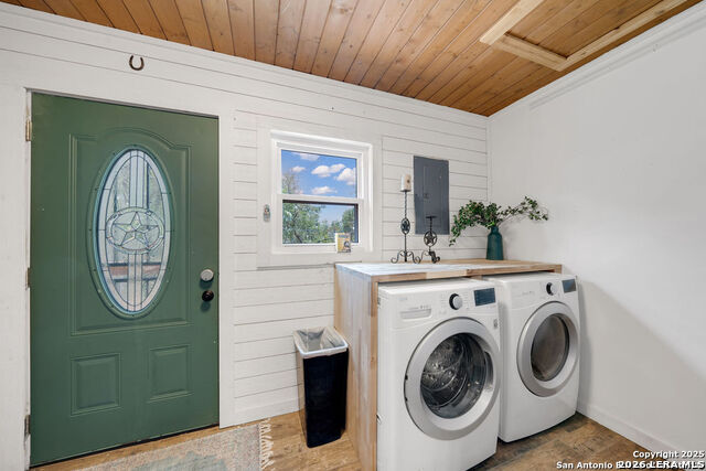 690 Windrush Property Photo 21