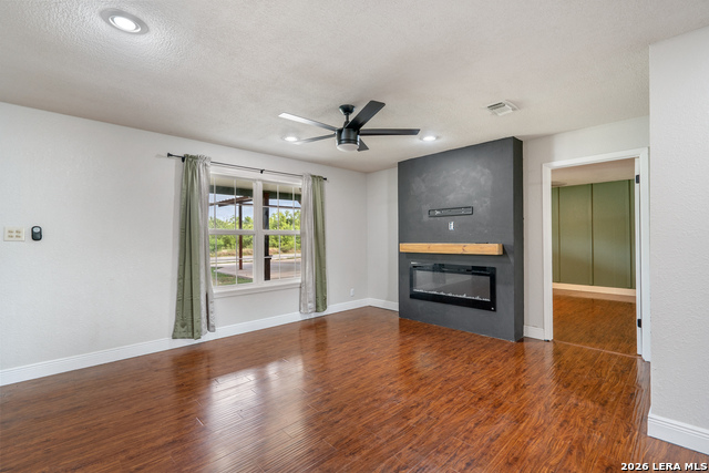 291 Bowlegs St Property Photo 4