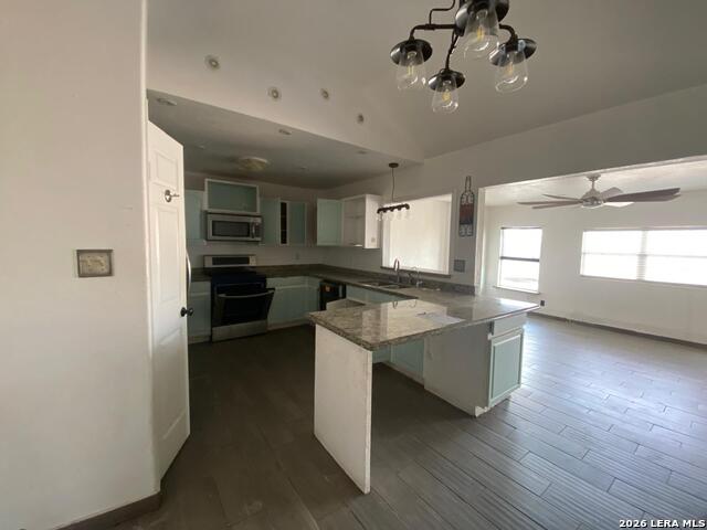 346 Falcon Property Photo 5