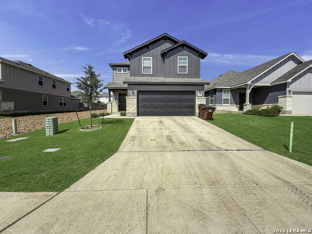 819 Bluegrass Pt Property Photo 1