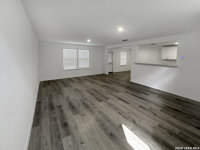 819 Bluegrass Pt Property Photo 8