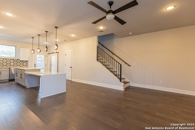 130 Rose Ln Property Photo 3